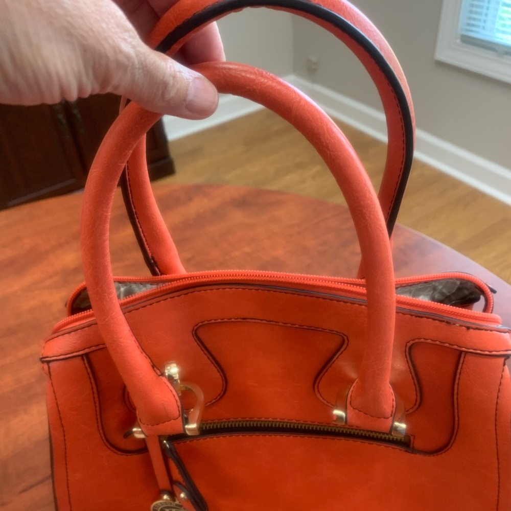 London Fog Orange leather handbag - Picture 3 of 15
